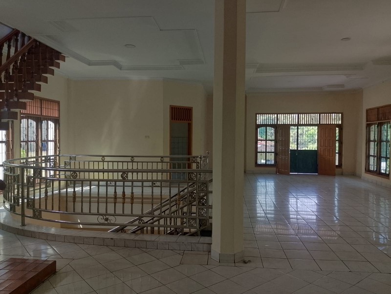 Dijual Rumah Mewah Pinggir Jalan Protokol di Tanjung Karang Pusat