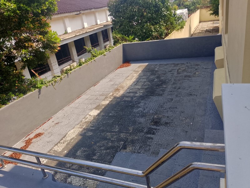 Dijual Rumah Mewah Pinggir Jalan Protokol di Tanjung Karang Pusat