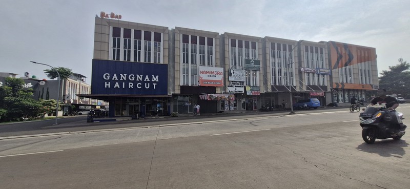 Ruko 3 Lantai di Commpark Kota Wisata 