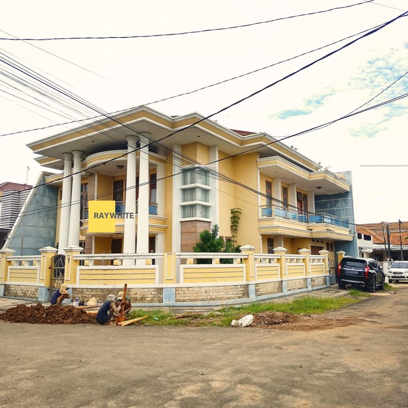 Rumah mewah way halim disewakan rumah 2 lantai IDR. 95 juta per tahun Nego