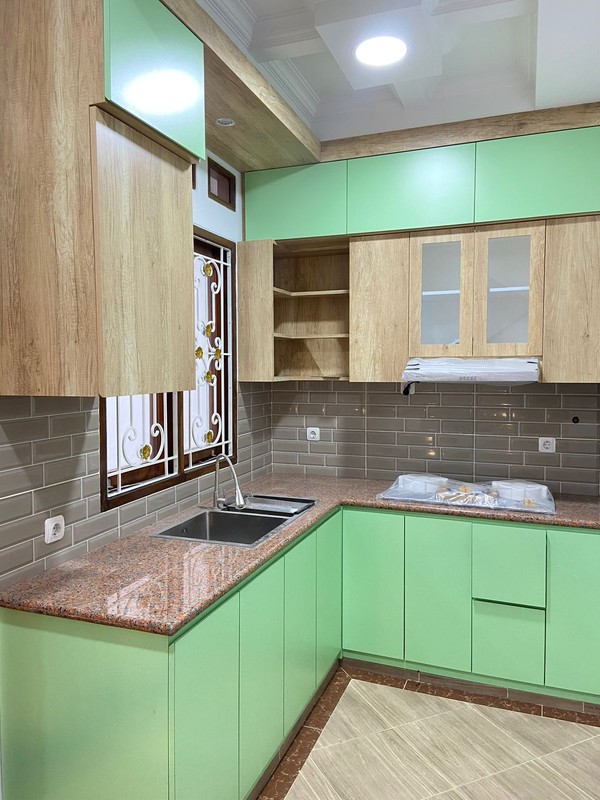 Rumah Bagus Siap Huni 3 Lantai di Giant Residence, Jl Cendrawasih, Kebayoran Lama, Jakarta Selatan