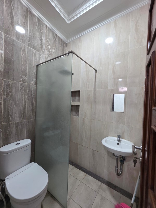 Rumah Bagus Siap Huni 3 Lantai di Giant Residence, Jl Cendrawasih, Kebayoran Lama, Jakarta Selatan