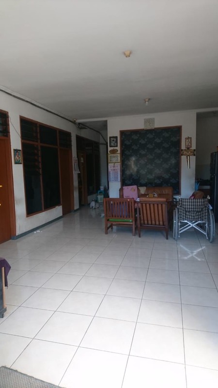 Dijual Kost 37 Kamar Dekat UK Petra Surabaya - Lokasi Strategis dan Siap Investasi