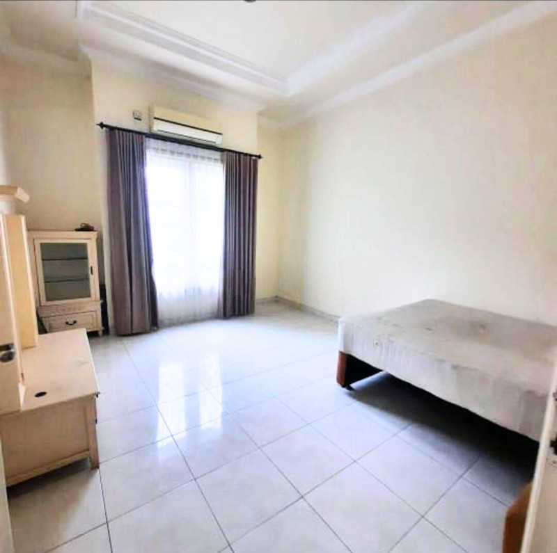 Investasi Rumah di Tenggilis Utara, Surabaya - 2 Lantai, Bebas Banjir, Akses Super Cepat