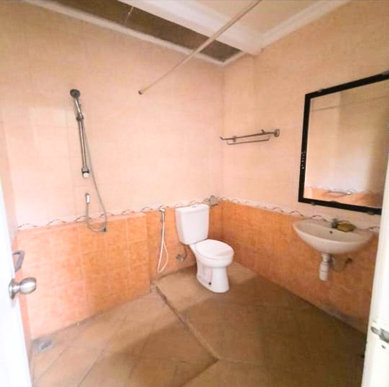 Elegant 2-Storey Home in Tenggilis Utara - Comfortable Living in a Flood-Free Neighborhood