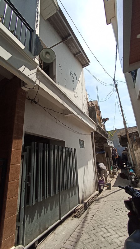 Productive 10-Room Kost in Dukuh Pakis, Surabaya - Strategic Location for Students & Workers