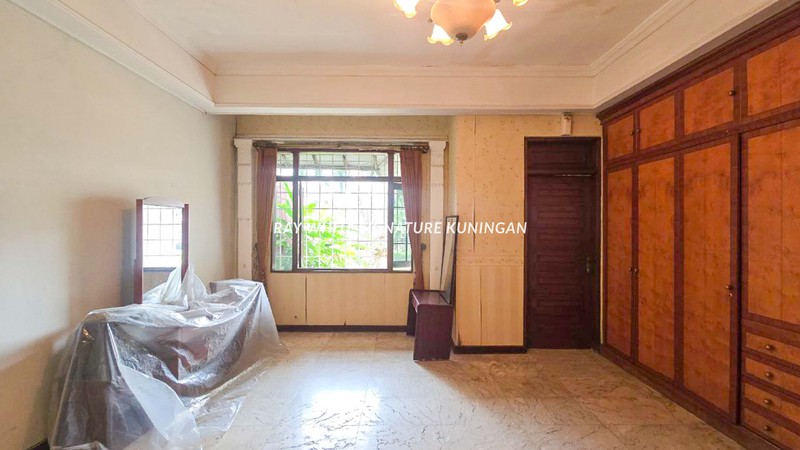 Dijual Rumah 2 Lantai Siap Huni di Menteng