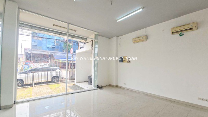 Dijual Gedung 4 Lantai Siap Pakai Cocok untuk Kantor & Usaha