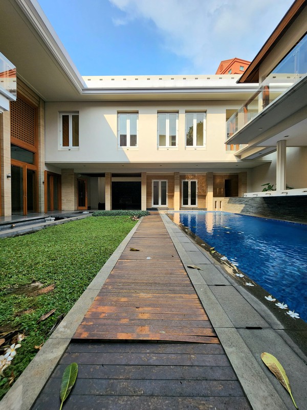 Rumah Bagus Di Jl Kencana Indah Pondok Indah Jakarta Selatan