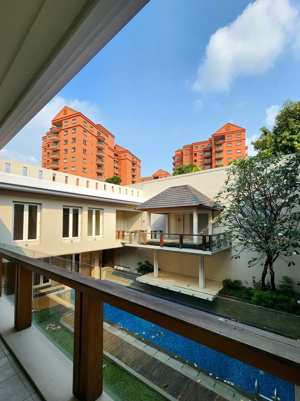 Rumah Bagus Di Jl Kencana Indah Pondok Indah Jakarta Selatan