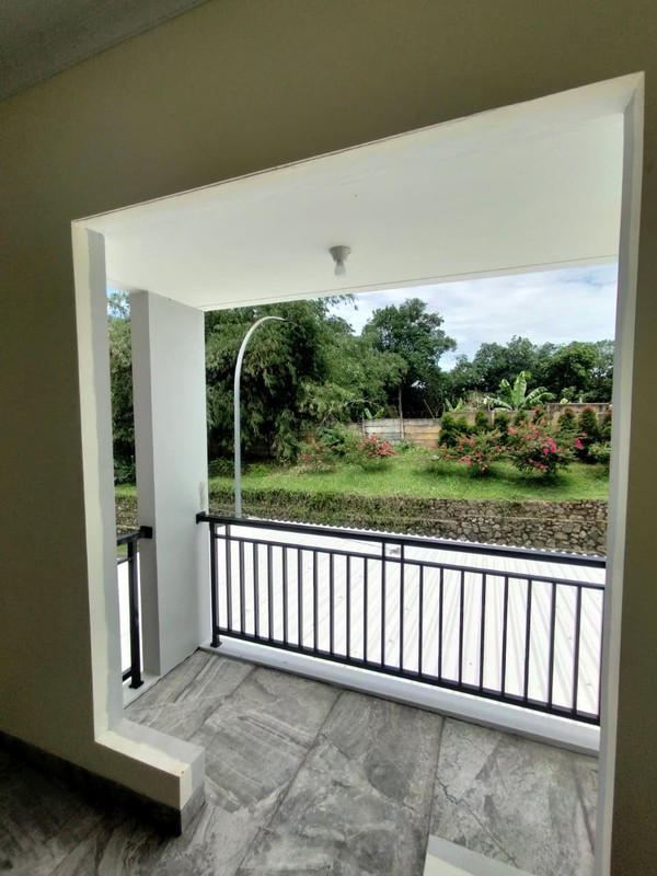 Rumah Brand New renovasi rapih di De Latinos BSD