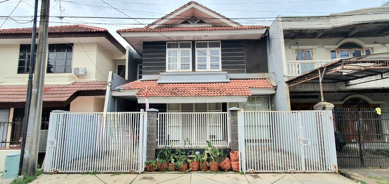 Djual: Rumah hangat mengundang, rapih dan siap huni, di lokasi favorit Gading Kirana Timur, Kelapa Gading