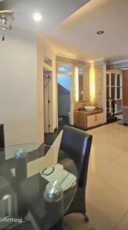 Djual: Rumah hangat mengundang, rapih dan siap huni, di lokasi favorit Gading Kirana Timur, Kelapa Gading