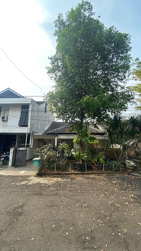 Dijual Rumah Asri & Nyaman di Bintaro Sektor 2 - Tangerang Selatan