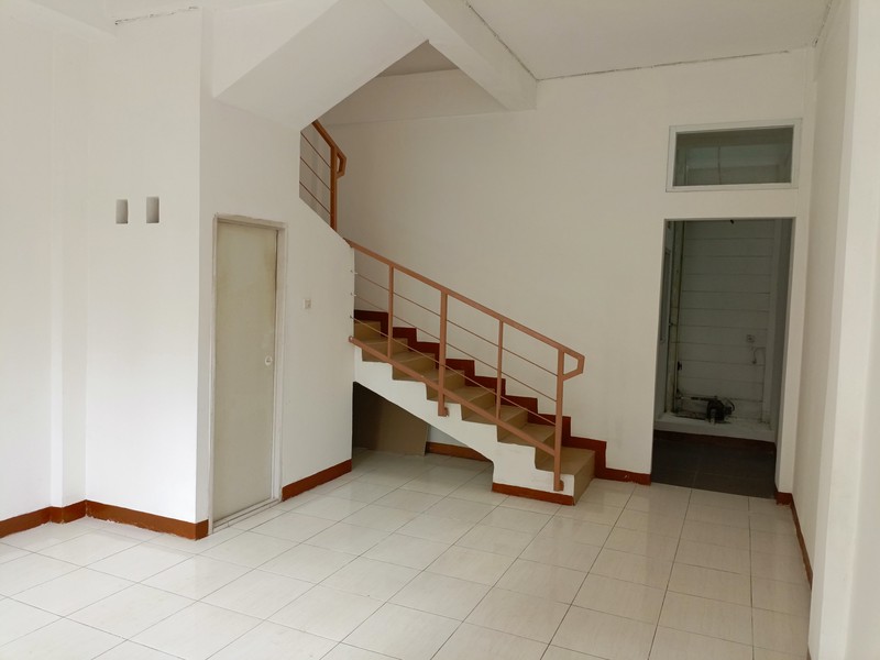 Rumah Nyaman 2,5 Lantai di Tanjung Duren Dalam 7