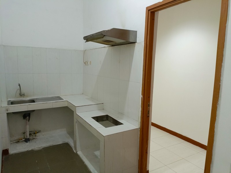 Rumah Nyaman 2,5 Lantai di Tanjung Duren Dalam 7