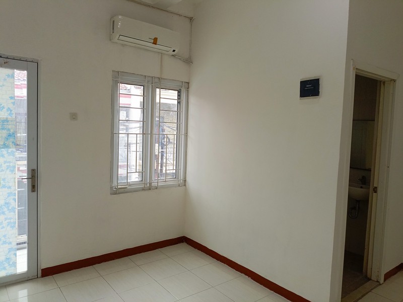 Rumah Nyaman 2,5 Lantai di Tanjung Duren Dalam 7