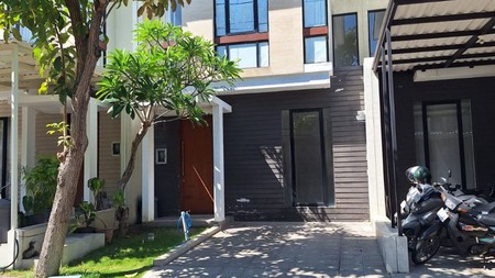 Rumah Northwest Lake Termurah Citraland Sby Barat