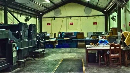 Gudang Multi fungsi  3 in 1 (Office + Workshop), siap pakai. strategis, Kalibaru, Jakarta Pusat