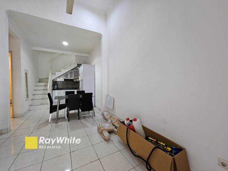 Rumah di Legenda Wisata Cibubur, Bogor, Cluster Van Gogh, cocok buat pasangan muda