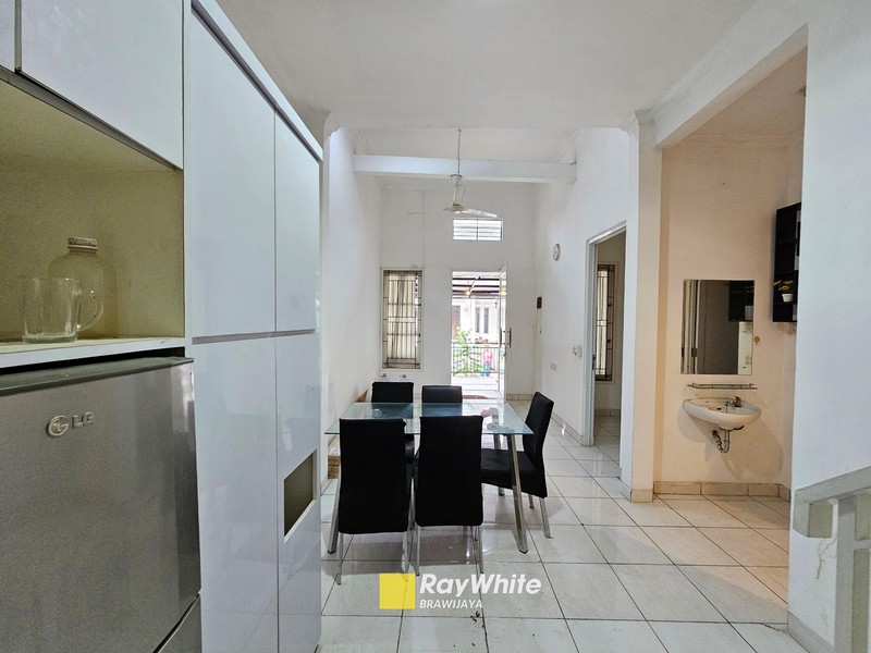 Rumah di Legenda Wisata Cibubur, Bogor, Cluster Van Gogh, cocok buat pasangan muda