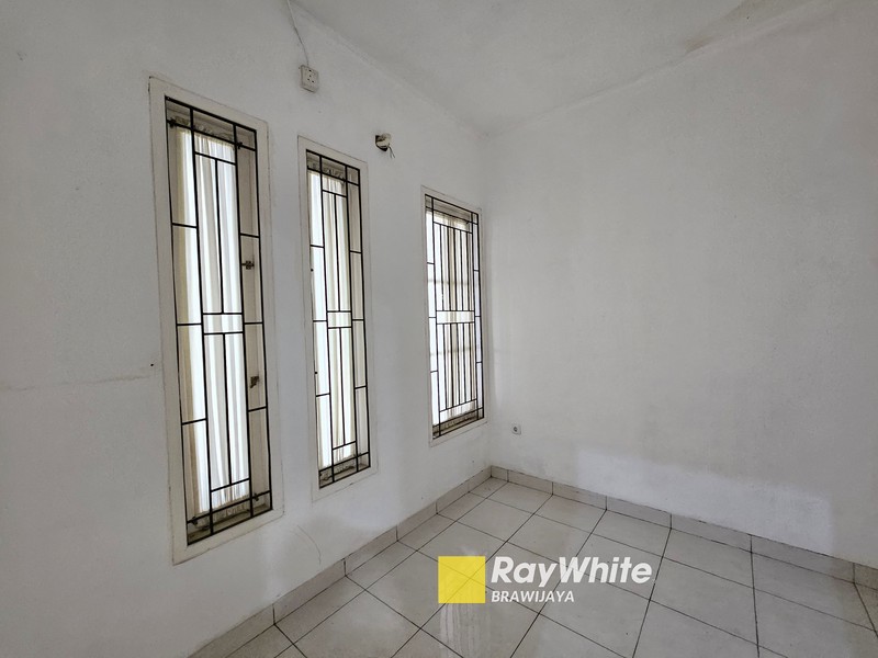 Rumah di Legenda Wisata Cibubur, Bogor, Cluster Van Gogh, cocok buat pasangan muda