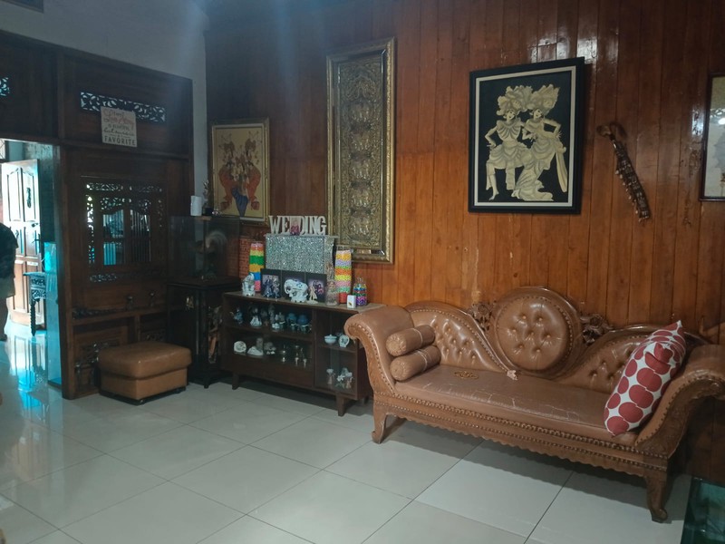 Rumah strategis dekat bandara husein sastranegara , Istana Plaza dan sma angkasa jarang ada