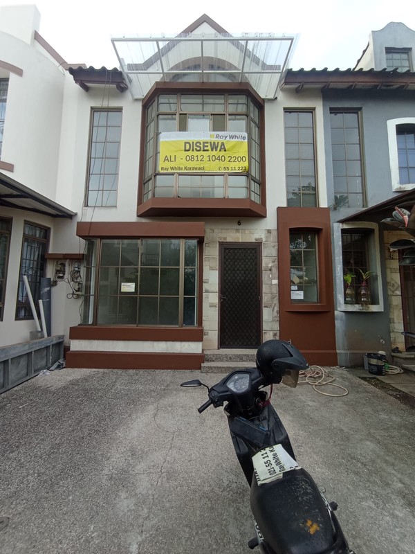 Disewakan murah Rumah di Taman New Britania JL. Manchester Lippo Karawaci Tangerang
