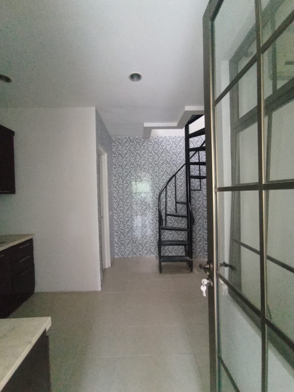 Disewakan murah Rumah di Taman New Britania JL. Manchester Lippo Karawaci Tangerang
