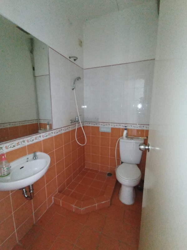 Disewakan murah Rumah di Taman New Britania JL. Manchester Lippo Karawaci Tangerang