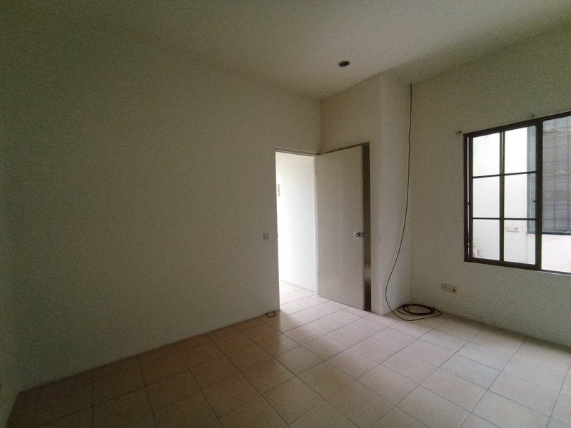 Disewakan murah Rumah di Taman New Britania JL. Manchester Lippo Karawaci Tangerang