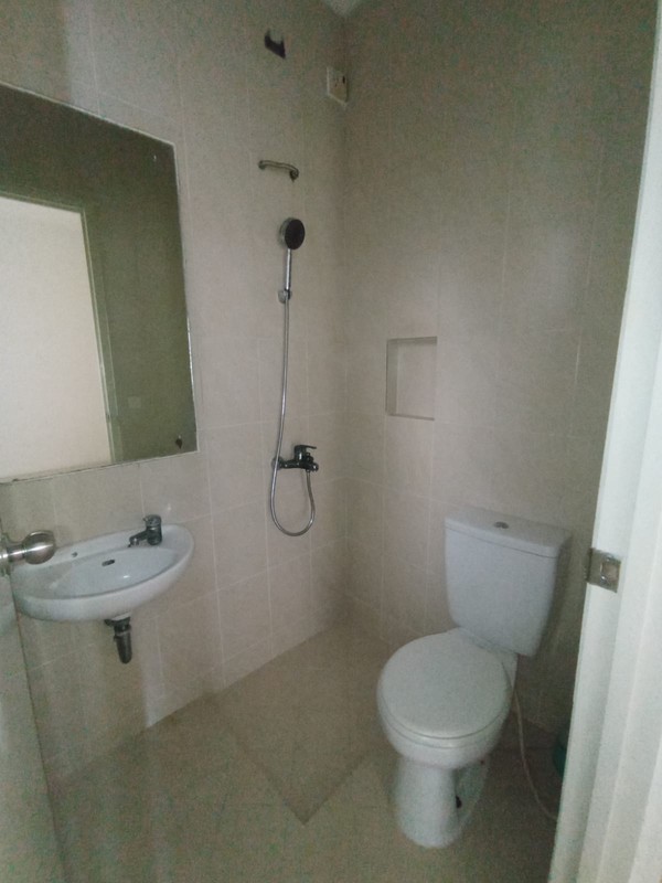 Disewakan murah Rumah di Taman New Britania JL. Manchester Lippo Karawaci Tangerang