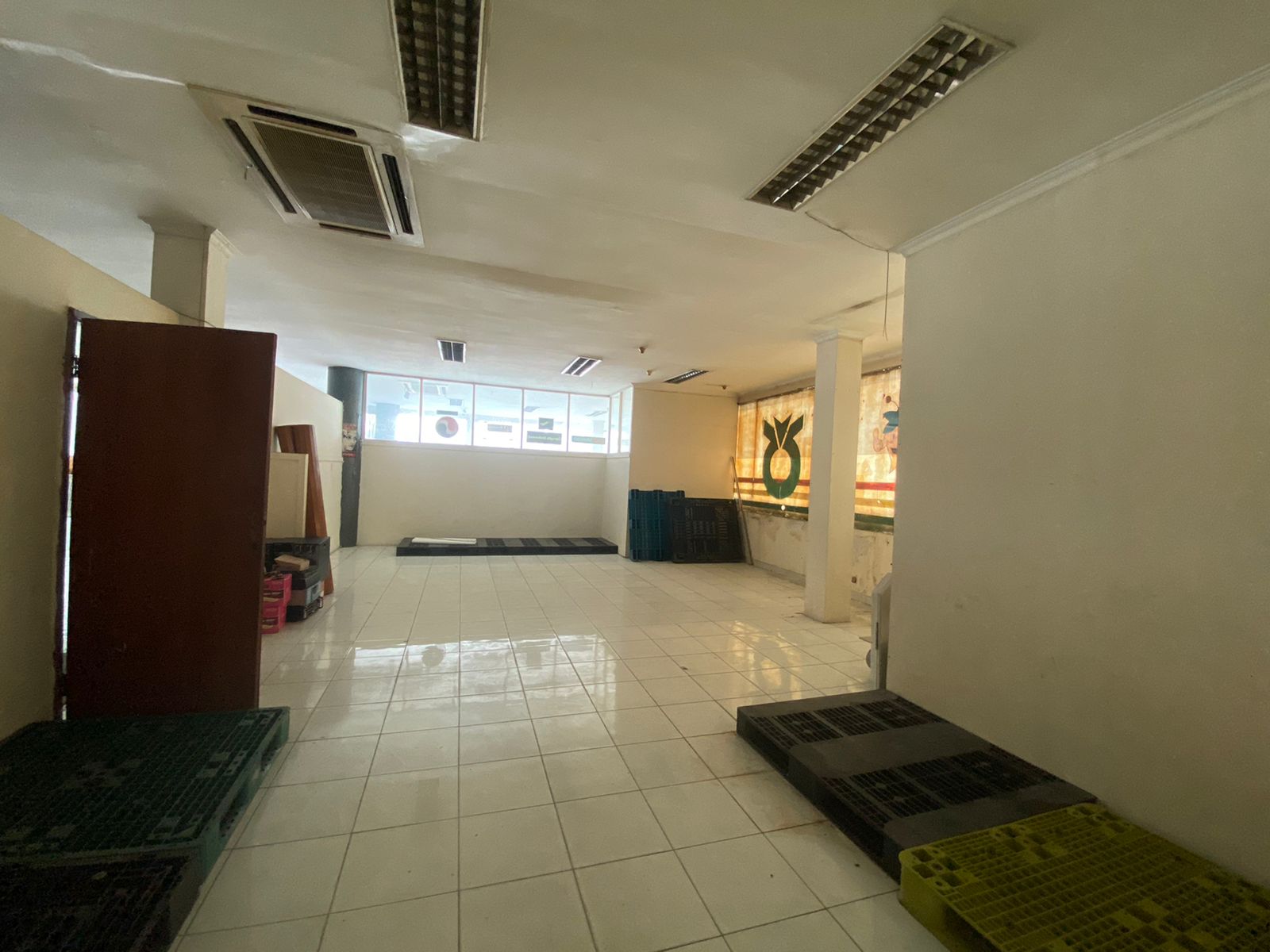 Di Jual/Sewa Ruang Usaha,lokasi di  Jl Kramat Pela, Kebayoran Baru Jakarta Selatan