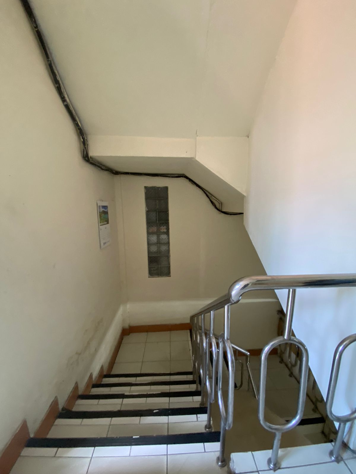 Di Jual/Sewa Ruang Usaha,lokasi di  Jl Kramat Pela, Kebayoran Baru Jakarta Selatan