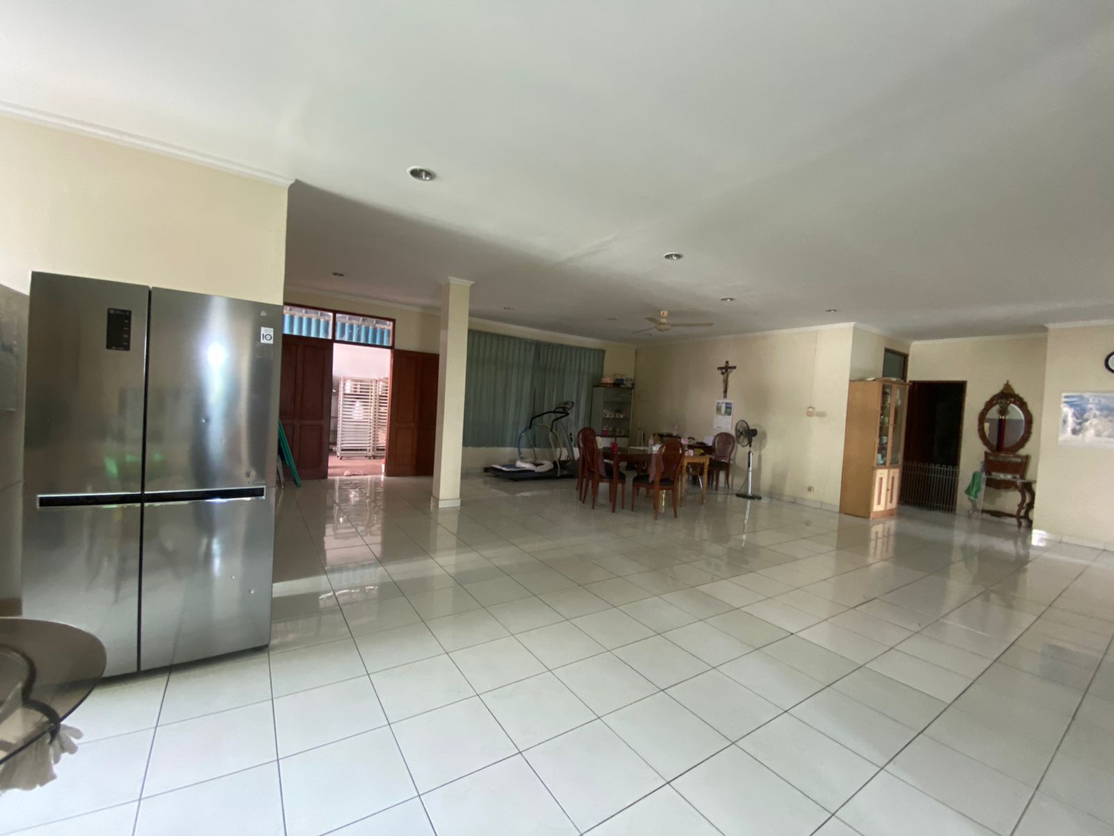 Di Jual/Sewa Ruang Usaha,lokasi di  Jl Kramat Pela, Kebayoran Baru Jakarta Selatan