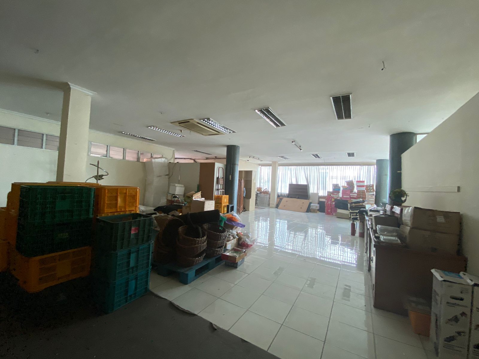 Di Jual/Sewa Ruang Usaha,lokasi di  Jl Kramat Pela, Kebayoran Baru Jakarta Selatan