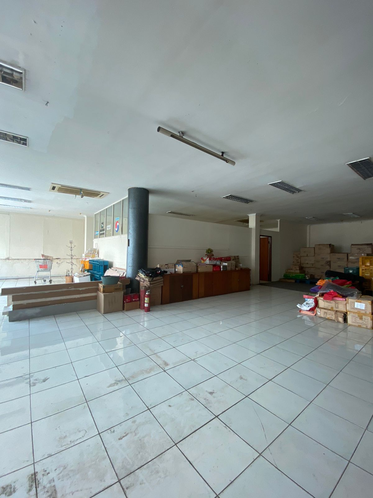 Di Jual/Sewa Ruang Usaha,lokasi di  Jl Kramat Pela, Kebayoran Baru Jakarta Selatan