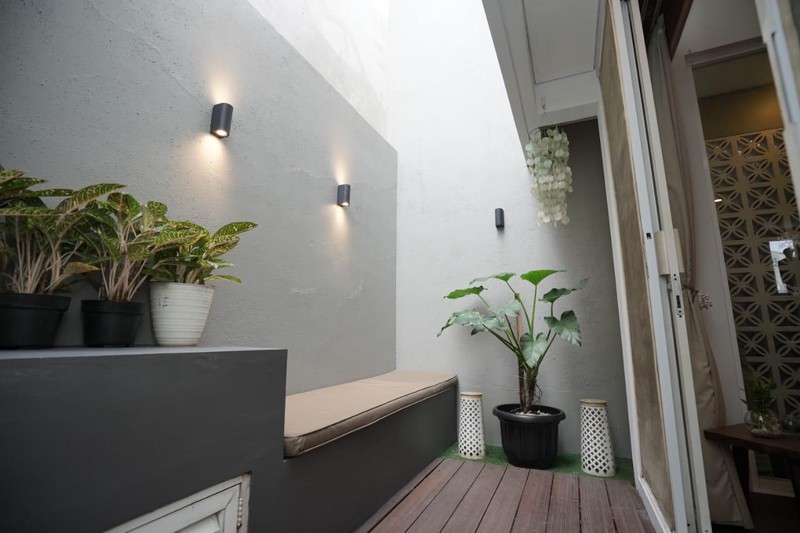 Rumah Di Pondok Ranji Semi Furnished 2½ Lantai KT 4 KM 3 sudah SHM.