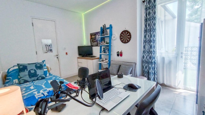 Rumah Di Pondok Ranji Semi Furnished 2½ Lantai KT 4 KM 3 sudah SHM.