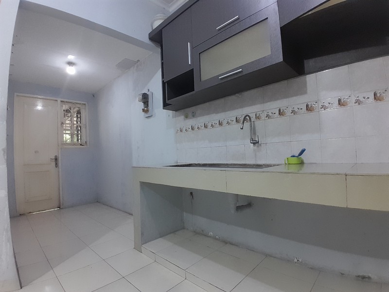 Rumah Tingkat Modern Atap Baja Ringan di Kota Wisata