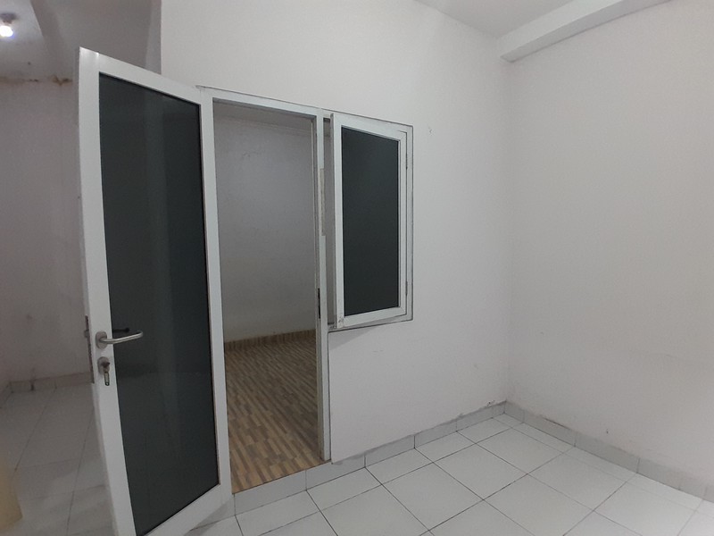 Rumah Tingkat Modern Atap Baja Ringan di Kota Wisata