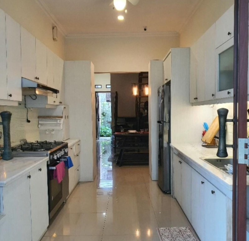 Rumah Bagus Cantik Siap Huni dengan Hunian Nyaman dan Asri @Cinere, Depok