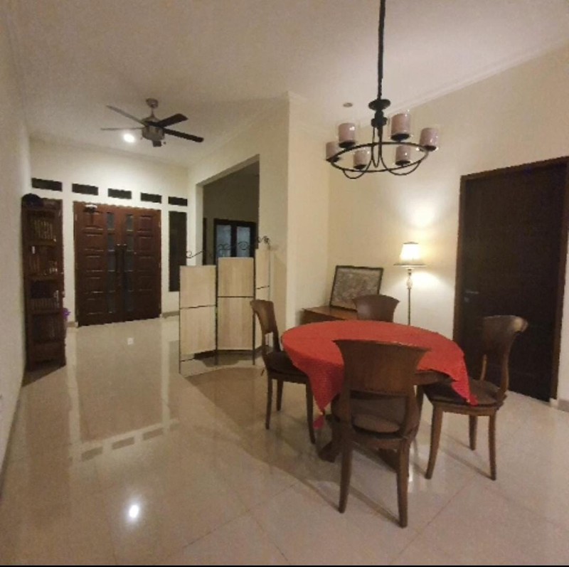 Rumah Bagus Cantik Siap Huni dengan Hunian Nyaman dan Asri @Cinere, Depok
