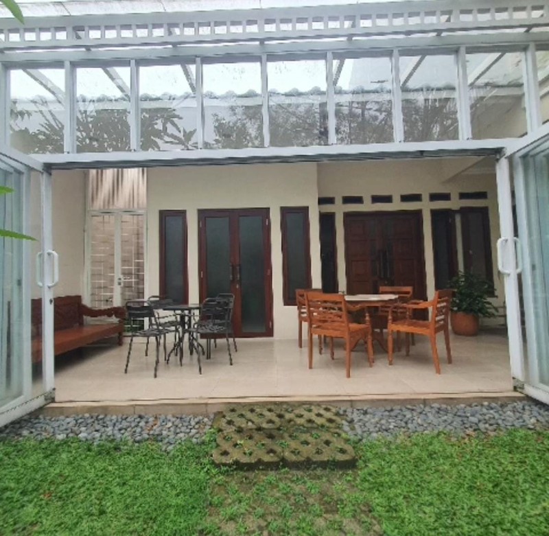 Rumah Bagus Cantik Siap Huni dengan Hunian Nyaman dan Asri @Cinere, Depok