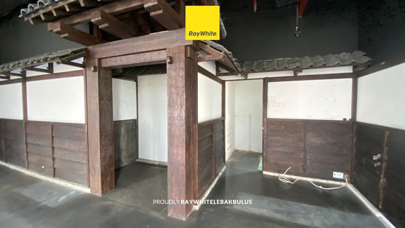 Premium Japanese Restaurant Space for Lease - CBD Mega Kuningan, Bare Unit with Built-in Japanese Interior