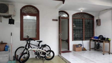 Rumah Janur Kuning, Kelapa Gading