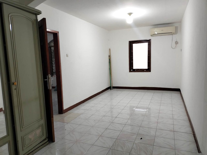 Rumah Janur Kuning, Kelapa Gading