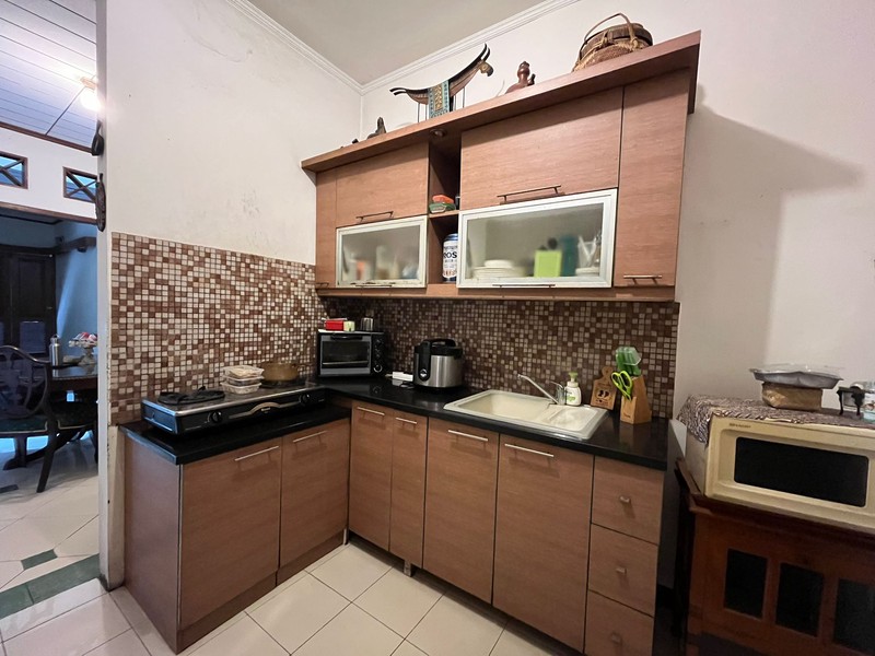 Rumah Terawat Luas 330m2 di Lebak Bulus Siap Huni Dalam Komplek Dekat ke MRT