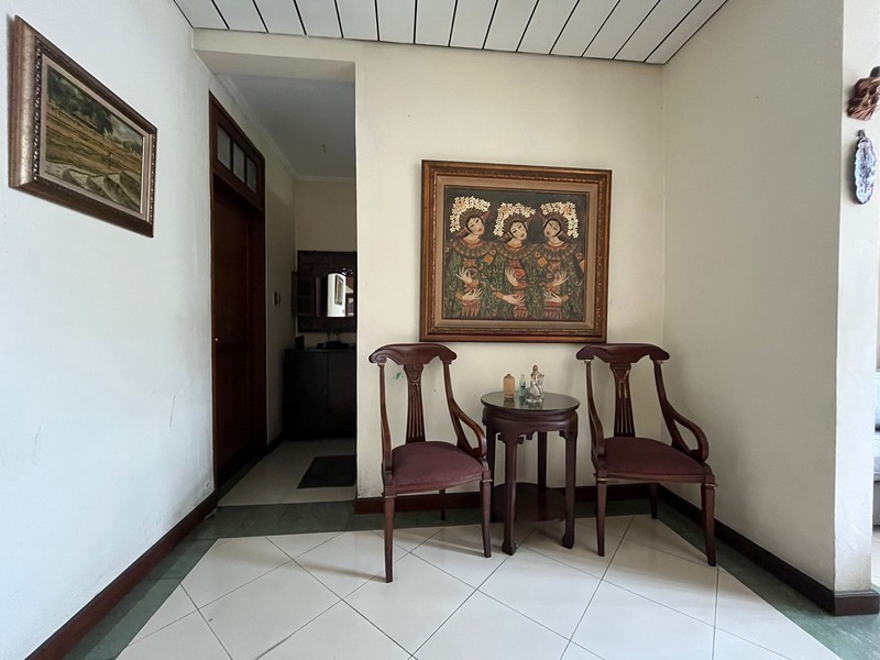 Rumah Terawat Luas 330m2 di Lebak Bulus Siap Huni Dalam Komplek Dekat ke MRT