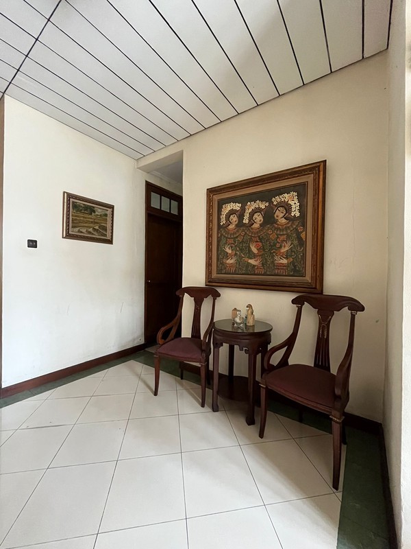 Rumah Terawat Luas 330m2 di Lebak Bulus Siap Huni Dalam Komplek Dekat ke MRT